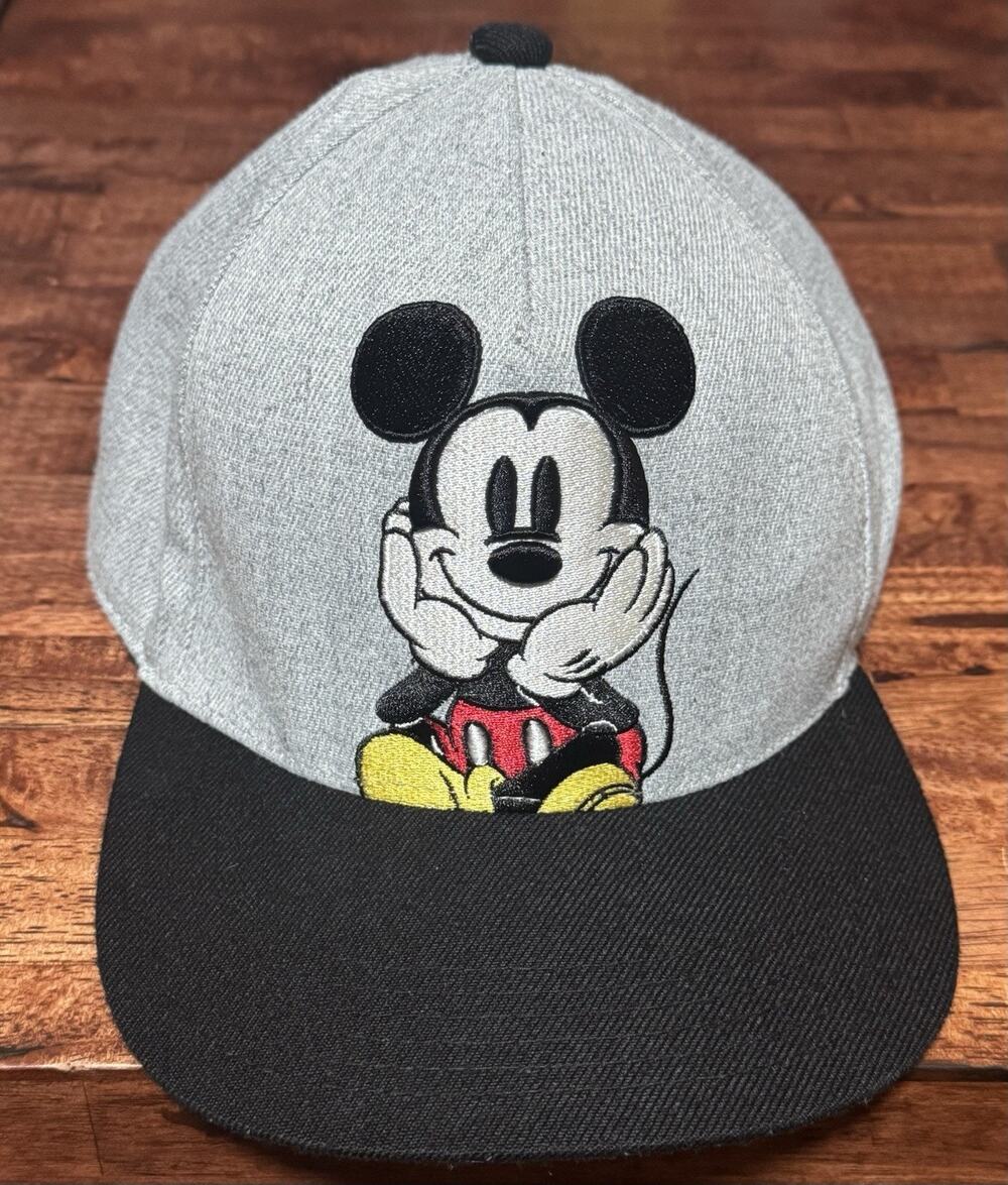 Disney Mickey Mouse baseball cap gray & Black Adult Size